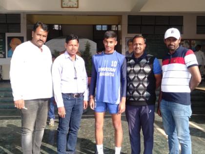  Nashik's Atharva Nath was selected in the Maharashtra volleyball team | नाशिकच्या अथर्व नाठे याची महाराष्ट्र व्हॉलीबॉल संघात निवड