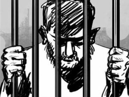 Arrested accused from various cities abducted | विविध गुन्ह्यातील फरार आरोपीस शहरातून अटक Arrested accused from various cities abducted | विविध गुन्ह्यातील फरार आरोपीस शहरातून अटक