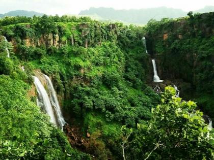 The waterfalls on the Dahel and Dev rivers overflowed | दहेल व देव नदीवरील धबधबे ओसंडले