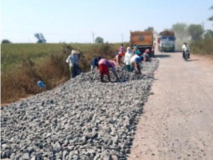 Finally, repair work of Shewali to Netrang highway started | अखेर शेवाळी ते नेत्रंग महामार्ग दुरूस्तीला सुरुवात Finally, repair work of Shewali to Netrang highway started | अखेर शेवाळी ते नेत्रंग महामार्ग दुरूस्तीला सुरुवात