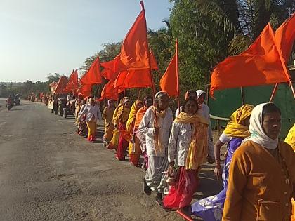 Gangajal by cottage for Mahashivaratri | महाशिवरात्रीसाठी कावडीने गंगाजल