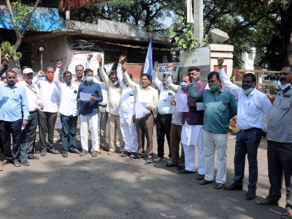 ST workers blew the trumpet of agitation | एसटी कर्मचाऱ्यांनी आंदोलनाचा वाजविला बिगुल