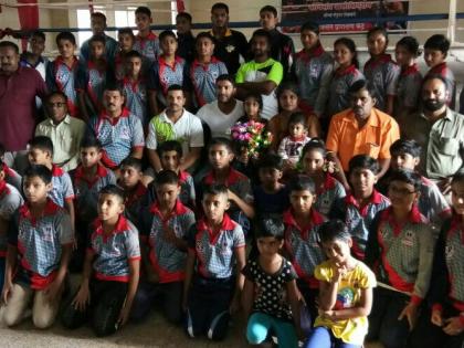 Satara Academy has dominated the district level boxing competition | जिल्हास्तर बॉक्सिंग स्पर्धेत सातारा अ‍ॅकॅडमीचा दबदबा कायम