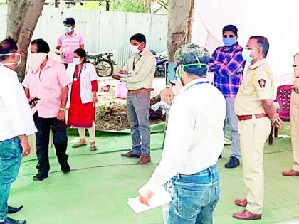 70 employees doing 'up-down' and 'lockdown' | ‘अप-डाऊन’ करणारे ७० कर्मचारी ‘लॉकडाऊन’ 70 employees doing 'up-down' and 'lockdown' | ‘अप-डाऊन’ करणारे ७० कर्मचारी ‘लॉकडाऊन’