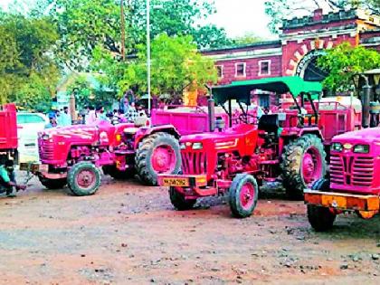 Six vehicles in the revenues of the sand | रेतीची सहा वाहने महसूलच्या ताब्यात