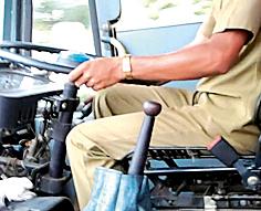 Extortion on ST's 'OT' | एसटीची ‘ओटी’वर उधळपट्टी Extortion on ST's 'OT' | एसटीची ‘ओटी’वर उधळपट्टी
