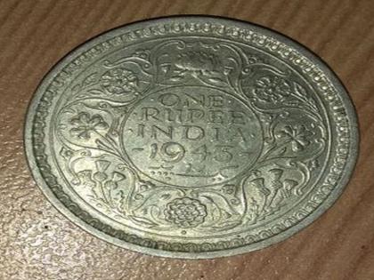 Silver coins discovered in digging in Dhule! | धुळ्यात खोदकाम करतांना सापडली चांदीमिश्रीत नाणी!