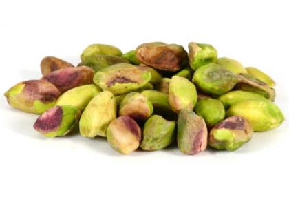 Careful! Pistachio is made from peanuts | नागपुरात नकली पिस्ता बनवणाऱ्या कंपनीवर धाड