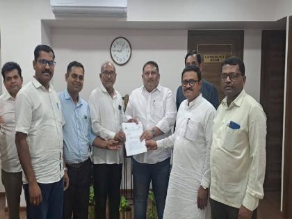 Independent newspaper vendor welfare board coming soon Labour Minister Akash Fundkar assures | स्वतंत्र वृत्तपत्र विक्रेता कल्याणकारी मंडळ लवकरच; कामगार मंत्री आकाश फुंडकर यांनी दिले आश्वासन Independent newspaper vendor welfare board coming soon Labour Minister Akash Fundkar assures | स्वतंत्र वृत्तपत्र विक्रेता कल्याणकारी मंडळ लवकरच; कामगार मंत्री आकाश फुंडकर यांनी दिले आश्वासन