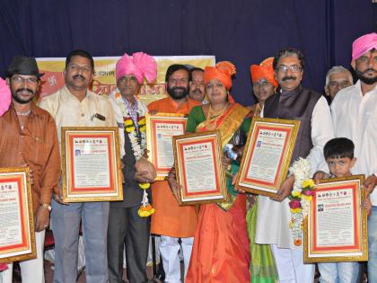 Kolhapur: Honored by the Hindu Mavalaya Award for six persons | कोल्हापूर : हिंदू मावळा पुरस्काराने सहाजणांना सन्मानित 