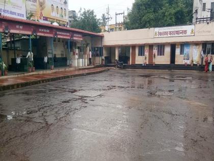 Financial loss of 16 lakh 80 thousand due to cancellation of 1379 ST rounds of Kolhapur Agar due to heavy rain | अतिवृष्टीचा कोल्हापुरात एसटीला फटका, १६ लाखांचे उत्पन्न पाण्यात