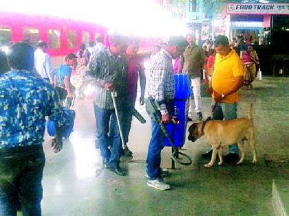 Look at the Badnera railway station | बडनेरा रेल्वे स्थानकावर करडी नजर