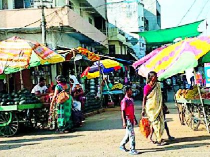 Breathing the city market by encroachment Kondla | अतिक्रमणाने कोंडला शहरातील बाजारपेठेचा श्वास