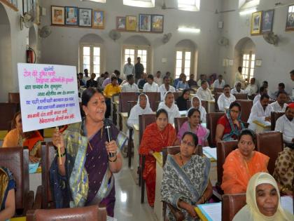 Chhalphahek from the collection of contaminated water supply in Dhule Municipal General Assembly | धुळे मनपा महासभेत दूषित पाणीपुरवठ्यासह कचरा संकलनावरून चिखलफेक