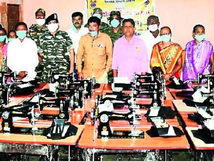 With the help of CRPF, 56 families got permanent employment | सीआरपीएफच्या मदतीने ५६ कुटुंबांना मिळाला स्थायी रोजगार With the help of CRPF, 56 families got permanent employment | सीआरपीएफच्या मदतीने ५६ कुटुंबांना मिळाला स्थायी रोजगार