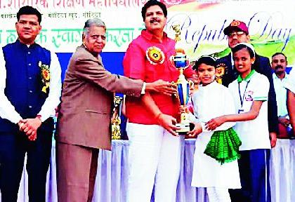 Students should exercise discipline and honesty | विद्यार्थ्यांनी शिस्त व प्रामाणिकपणा बाळगावा