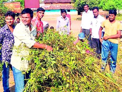 One day for Arthanthians, one day for the village | अरततोंडीवासीयांचा एक दिवस गावासाठी