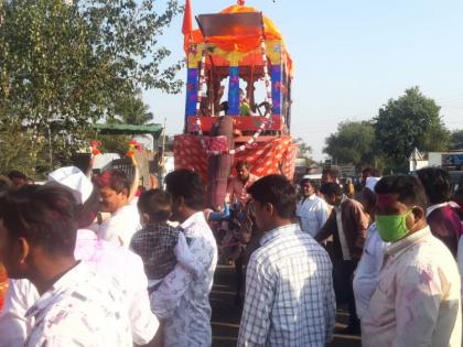 Procession of Taktrao chariot in Natale village | तकतराव रथाची नैताळे गावात मिरवणुक