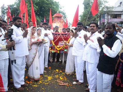 10 thousand devotees attend Aarti Pujan | आरती पूजनात 10 हजार भाविकांची हजेरी