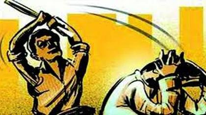 The beating sparked protests across the district | मारहाणीचा जिल्हाभरातून झाला निषेध The beating sparked protests across the district | मारहाणीचा जिल्हाभरातून झाला निषेध
