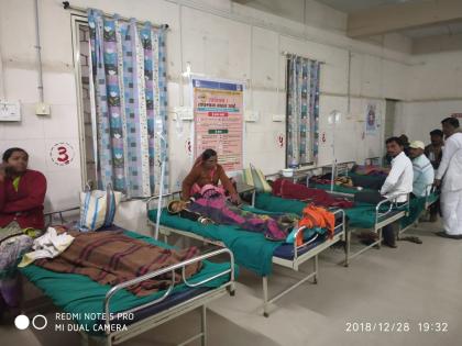  Eighteen students have been poisoned by eating vermicelli seeds | एरंडाच्या बिया खाल्ल्याने आठ विद्यार्थिनींना विषबाधा