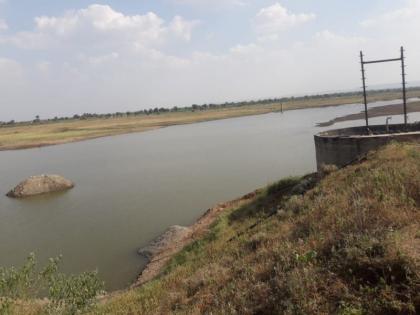  In front of the grave, the grueling "water conservation" | पहूरकरांसमोर भीषण ‘जलसंकट’