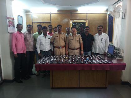 nashik,panchvati,mobile,theft,gang,arrested | पंचवटीतील मोबाईलचोर टोळीकडून साडेपाच लाखांचे मोबाईल जप्त