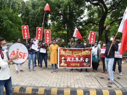 nashik,asif,on,the,road,for,student,fee,waiver | विद्यार्थ्यांच्या शुल्क माफीसाठी एआयएसएफ रस्त्यावर