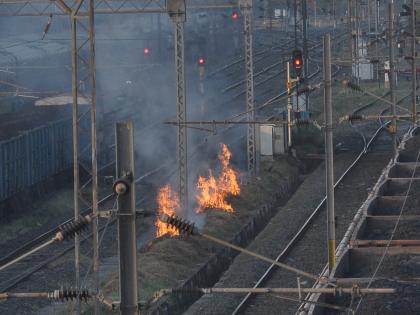 Fire broke out at Nagpur railway station, big accident was avoided | नागपूर रेल्वेस्थानकावर उडाला आगीचा भडका, मोठी दुर्घटना टळली