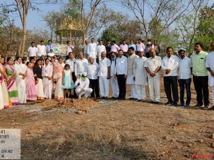 Planting of 150 saplings on the occasion of Republic Day | प्रजासत्ताक दिनानिमित्त १५० वृक्ष रोपांची लागवड