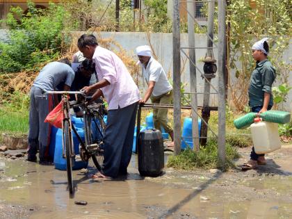 Parbhani: Water supply to 60 thousand villagers by tanker | परभणी: ६० हजार ग्रामस्थांना टँकरने पाणीपुरवठा