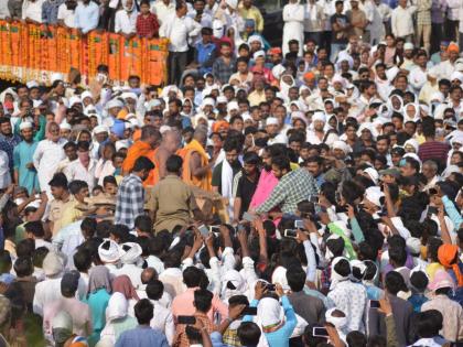 Parbhani: Thousands of people gave their last message to Gautamadad | परभणी :हजारोंच्या जनसागराने दिला गौतमदादांना अखेरचा निरोप