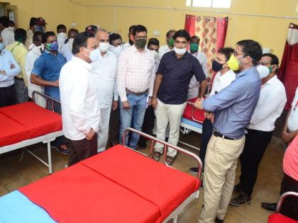 District Collector donates oxygen bed to a non-doctor rural hospital | डॉक्टर नसलेल्या ग्रामीण रुग्णालयात आॅक्सिजन बेडचे जिल्हाधिकाऱ्यांनी केले लोकार्पण