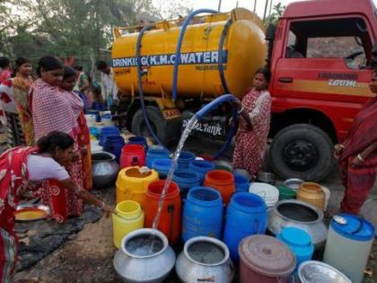 425 tankers of 160 tankers in the district | सातारा जिल्ह्यातील १६० गावांना टँकरच्या ४२५ खेपा! 425 tankers of 160 tankers in the district | सातारा जिल्ह्यातील १६० गावांना टँकरच्या ४२५ खेपा!