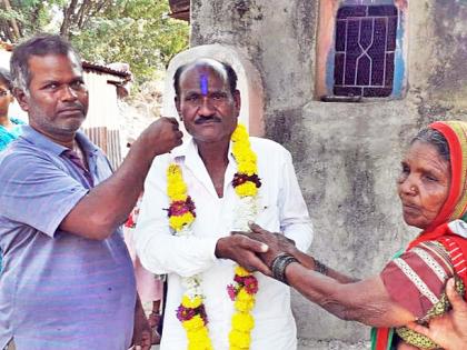 After winning the trust of the villagers, he became the chitboy of the sugar factory | ग्रामस्थांचा विश्वास जिंकून साखर कारखान्याचा चिटबॉय बनला सरपंच