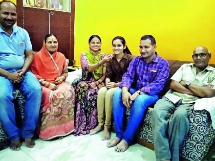 Radhika and Simran first in the district | राधिका अन् सिमरन जिल्ह्यातून प्रथम