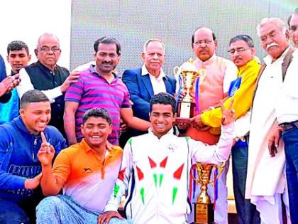 Men's riots; Solapur State-Level Team Championship | पुरुषांची दंगल; सोलापूरला राज्यस्तरीय सांघिक विजेतेपद