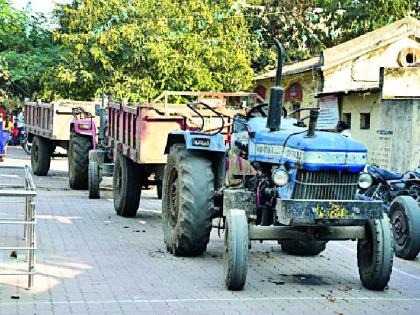 Interception of 400 Brass Sandstorms in Jail | जप्तीतील ४०० ब्रास रेतीसाठ्याची परस्पर विक्री