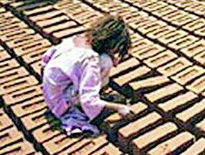 Common use of child labor in Digras | दिग्रसमध्ये बालमजुरांचा सर्रास वापर