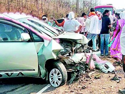 Four injured in accident in Madkona Ghat | मडकोना घाटात अपघात, चार जखमी