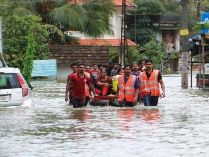  Kerali, Muslim Brothers in Nashik Extensive help from flood victims | नाशिकमधील केरळी, मुस्लीम बांधवांतर्फे पूरग्रस्तांना भरघोस मदत