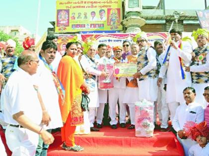 Lord Mahavir handed over 21 machines to the Sanitary naphcani for the birth centenary celebrations. | भगवान महावीर जन्मकल्याणक महोत्सवानिमित्त सॅनिटरी नॅपकीन नष्ट करणाऱ्या २१ मशीन महापालिकेस सुपूर्द