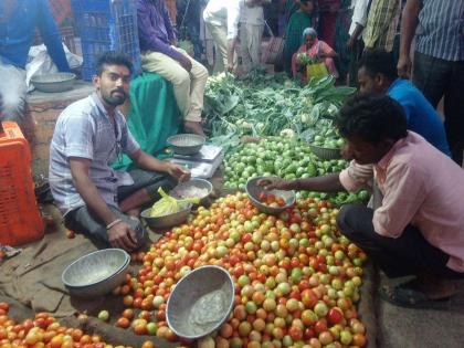 For the first time Weekly Market held in the dakhalala of Nagpur district | नागपूर जिल्ह्यातील दुधाळा येथे पहिल्यांदाच भरला आठवडी बाजार; १५ कि.मी.ची पायपीट थांबली