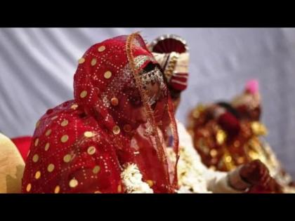 Bride denied to marry with groom married with lover Prayagraj love story | ऐन सप्तपदीच्या वेळी नवरीने लग्नास दिला नकार आणि मग दुसऱ्या दिवशी....