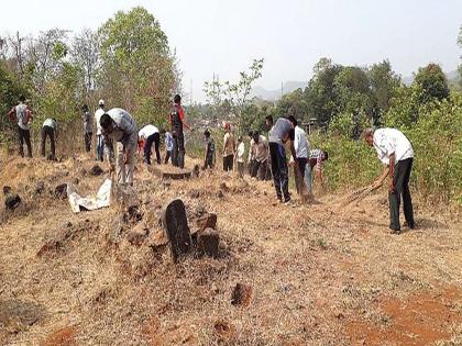 The cemetery, the burial ground in Poladpur, | पोलादपूरमध्ये कब्रस्तान, दफनभूमी चकाचक