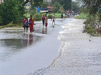 Less rain in Kolhapur district, The flood receded | कोल्हापुरात पावसाची उघडीप; जनजीवन हळूहळू पूर्वपदावर