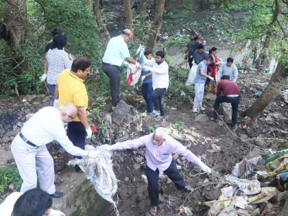 Cleaning campaign organized by college students | महाविद्यालयीन विद्यार्र्थ्यांनी राबविली स्वच्छता मोहीम