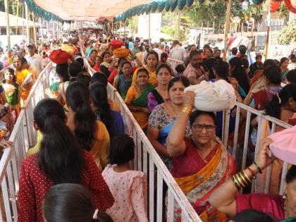 Kolhapur: Renuka Devi's Ambil Yatra in the yard of 'Uday Gani Uday' | कोल्हापूर : ‘उदं गं आई उदं’च्या गजरात रेणुकादेवीची अंबील यात्रा