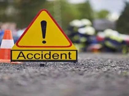 One killed in vertical vehicle collision | उभ्या वाहनाला धडकून एक ठार