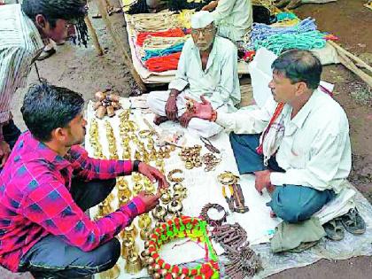 - | पोळ्याच्या बाजारात करदोड्याचा मान